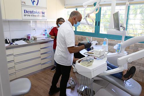 dental zone להשתלת שיניים