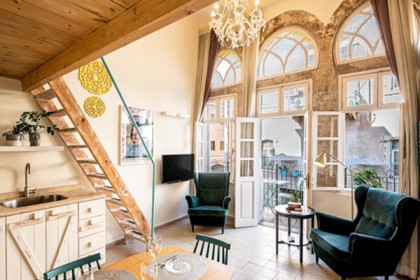 פינק ובלונדי מלון דירות יפואי