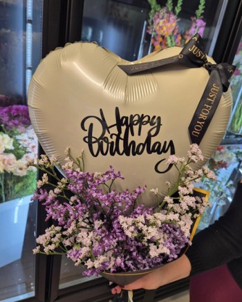 הילולה בלונים ופרחים