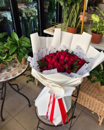 הילולה בלונים ופרחים