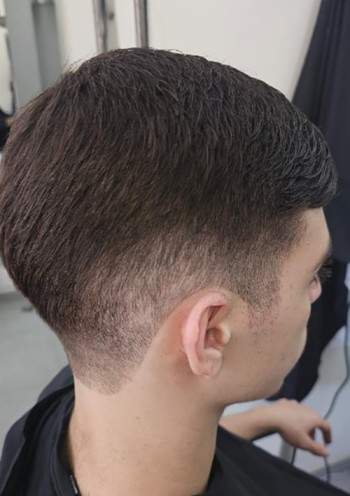 Binyamin תספורת גברים עד הבית