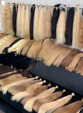 שחר אהרוני עיצובים בשיער