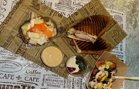 מנדל טוסט נקניק