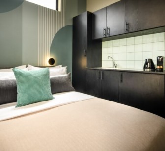 קולורבוקס מלון חכם על הים